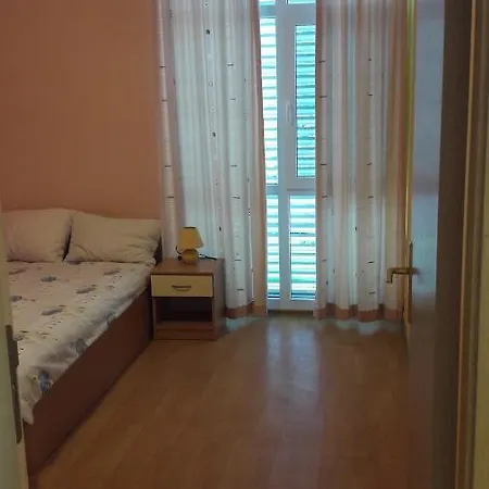 Apartment Обзаведен Двуспален Апартамент С Веранда И Басейн *