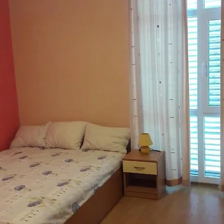 Обзаведен Двуспален Апартамент С Веранда И Басейн Apartment
